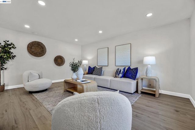 2444 Douglas St, Union City, CA 94587