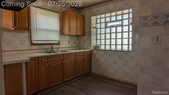 463 Raeburn Street, Pontiac, MI 48342