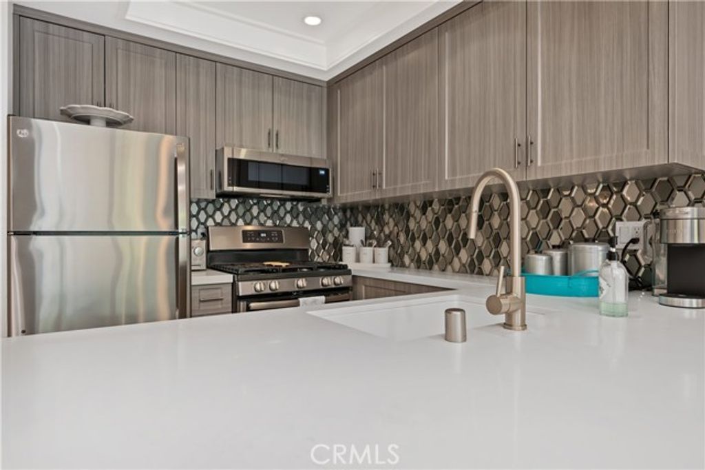 17082 Pacific Coast Highway 102, Huntington Beach, CA 92649