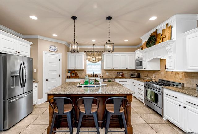 10152 Autumn Ct, Denham Springs, LA 70726