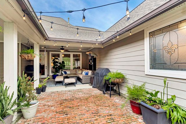 10152 Autumn Ct, Denham Springs, LA 70726