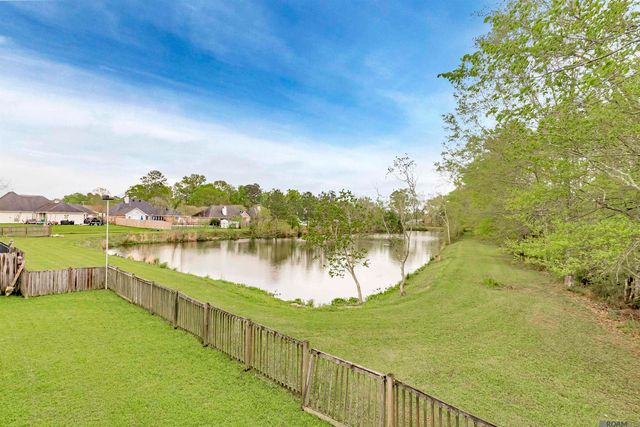 10152 Autumn Ct, Denham Springs, LA 70726