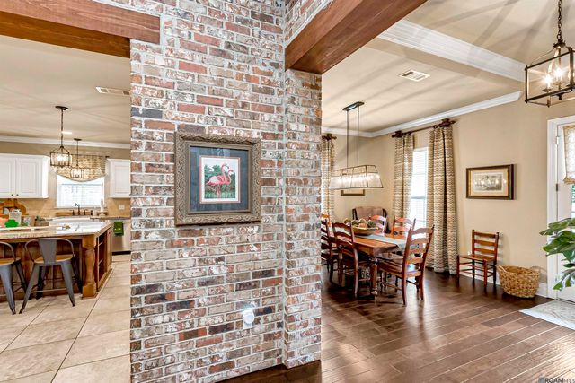 10152 Autumn Ct, Denham Springs, LA 70726