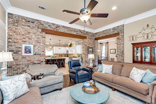 10152 Autumn Ct, Denham Springs, LA 70726