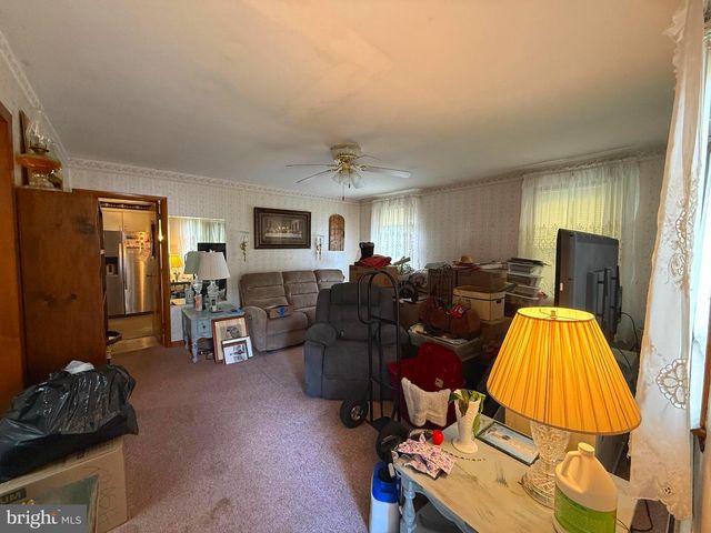 9 FOX ST, Berkeley Springs, WV 25411