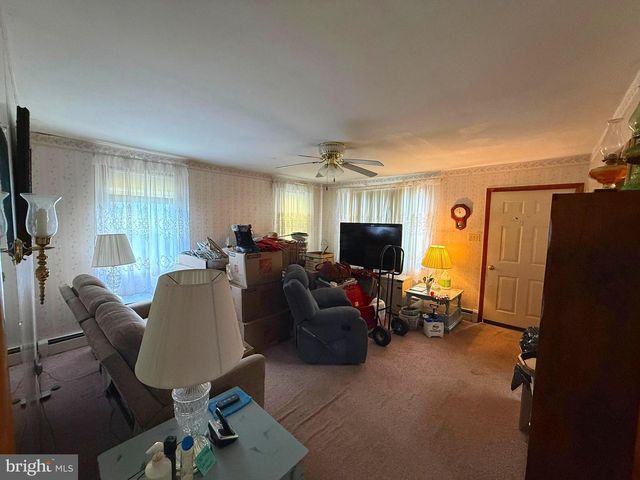 9 FOX ST, Berkeley Springs, WV 25411