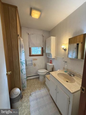 9 FOX ST, Berkeley Springs, WV 25411