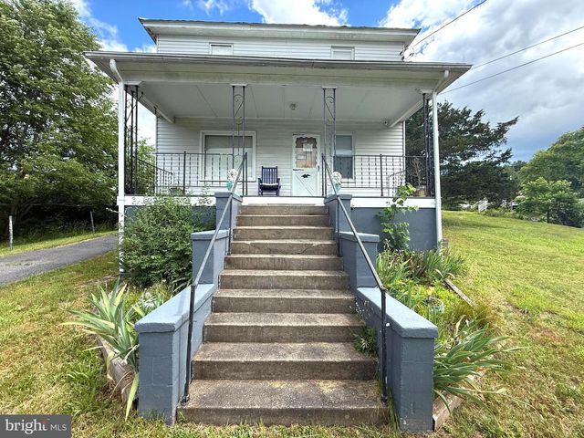 9 FOX ST, Berkeley Springs, WV 25411