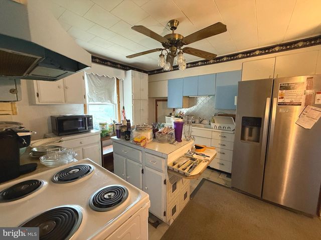 9 FOX ST, Berkeley Springs, WV 25411