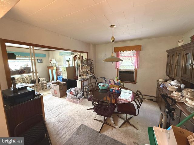 9 FOX ST, Berkeley Springs, WV 25411