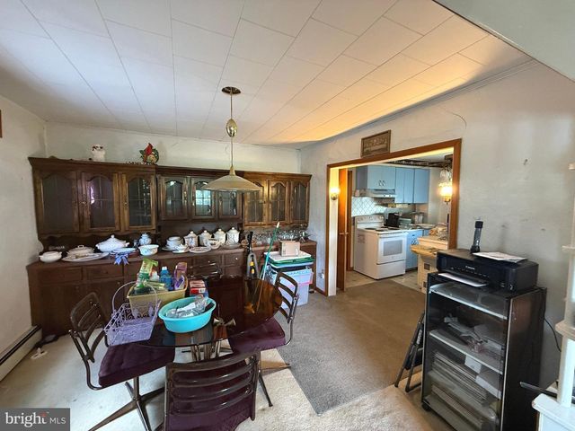 9 FOX ST, Berkeley Springs, WV 25411