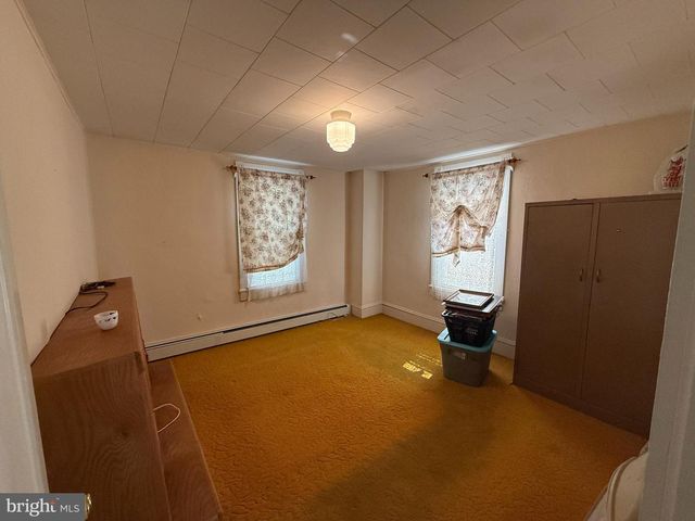 9 FOX ST, Berkeley Springs, WV 25411