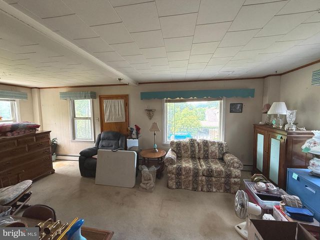 9 FOX ST, Berkeley Springs, WV 25411