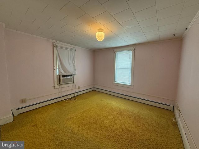 9 FOX ST, Berkeley Springs, WV 25411