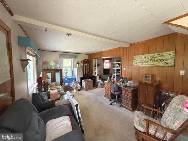 9 FOX ST, Berkeley Springs, WV 25411