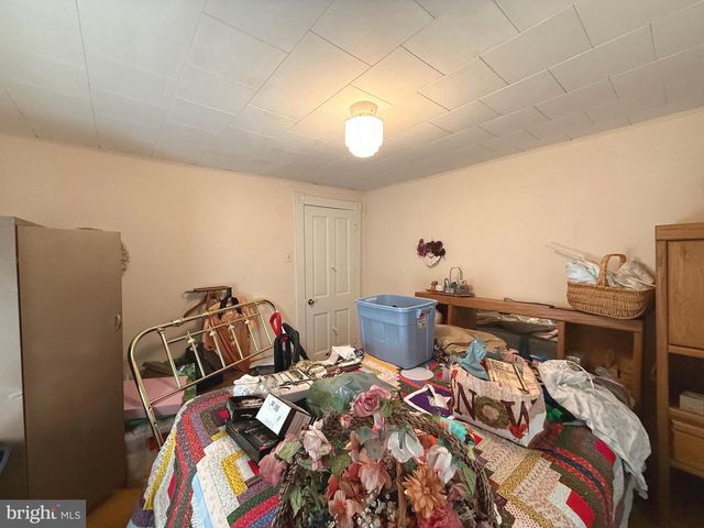 9 FOX ST, Berkeley Springs, WV 25411