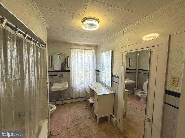 9 FOX ST, Berkeley Springs, WV 25411