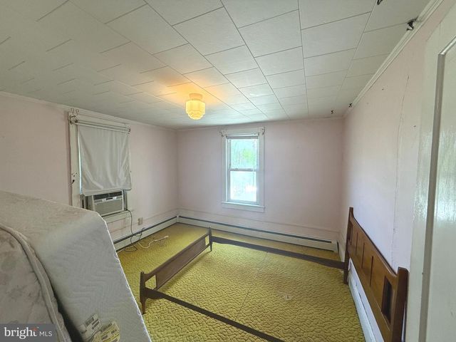 9 FOX ST, Berkeley Springs, WV 25411