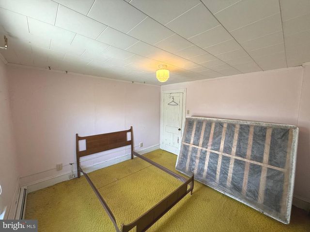 9 FOX ST, Berkeley Springs, WV 25411