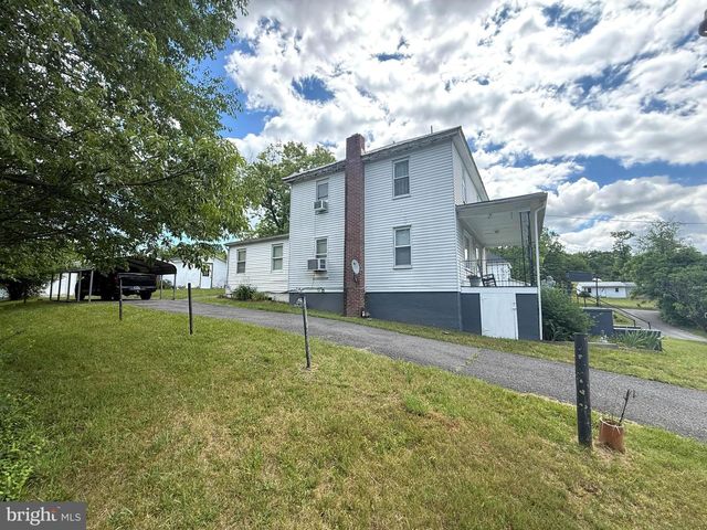 9 FOX ST, Berkeley Springs, WV 25411