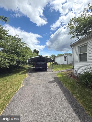 9 FOX ST, Berkeley Springs, WV 25411