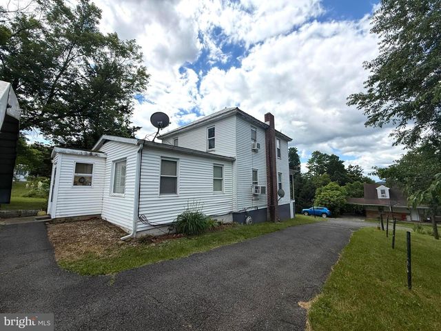 9 FOX ST, Berkeley Springs, WV 25411