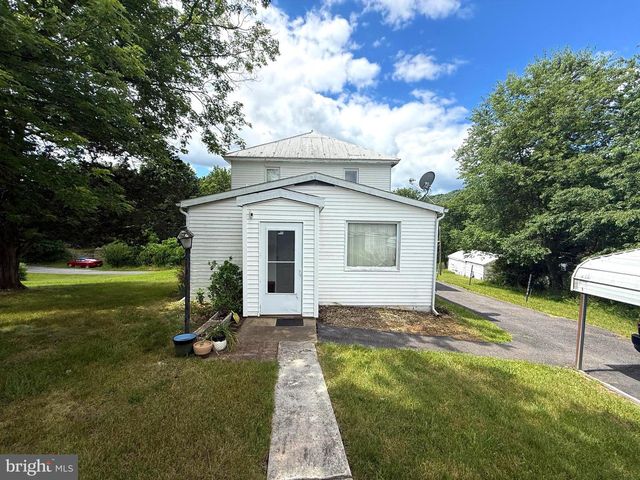 9 FOX ST, Berkeley Springs, WV 25411