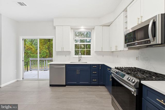 2500 DOWITCHER CT, Waldorf, MD 20601