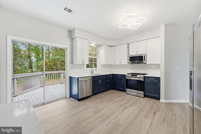 2500 DOWITCHER CT, Waldorf, MD 20601