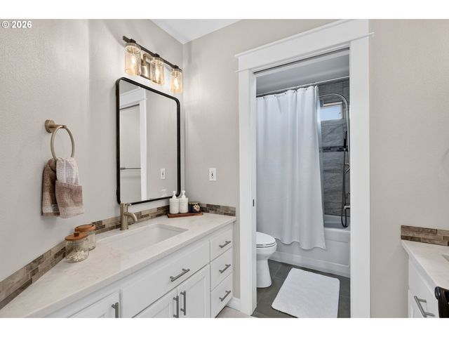 16695 Sw IVY GLENN St, Beaverton, OR 97007