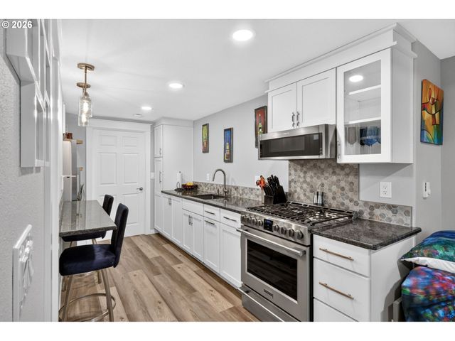 16695 Sw IVY GLENN St, Beaverton, OR 97007