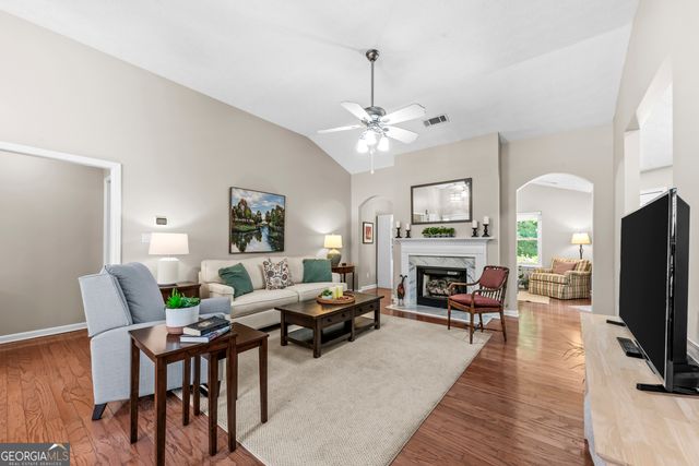 4652 Devencrest Lane, Buford, GA 30519