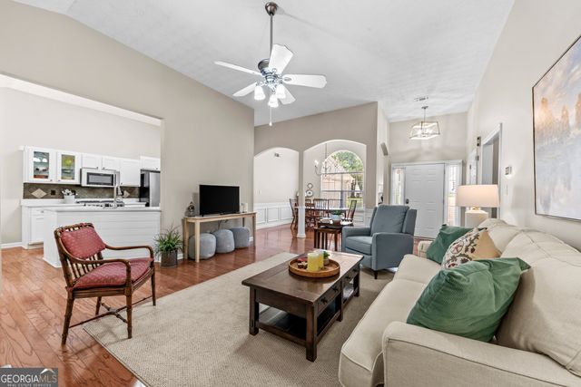 4652 Devencrest Lane, Buford, GA 30519