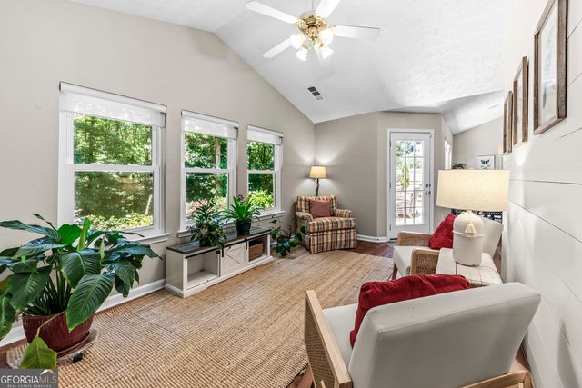4652 Devencrest Lane, Buford, GA 30519