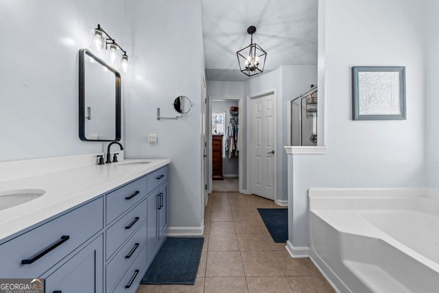4652 Devencrest Lane, Buford, GA 30519