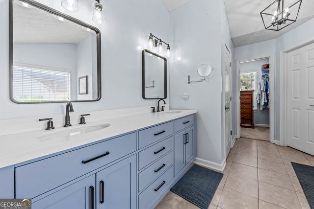 4652 Devencrest Lane, Buford, GA 30519