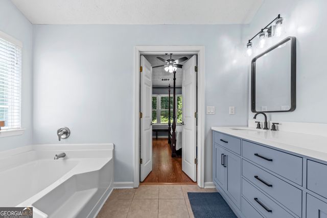 4652 Devencrest Lane, Buford, GA 30519