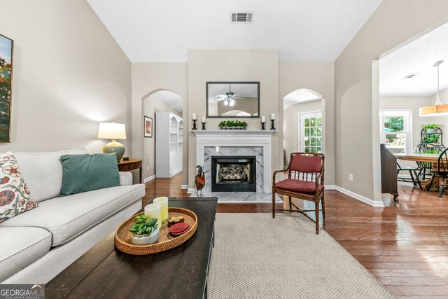 4652 Devencrest Lane, Buford, GA 30519