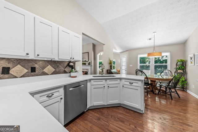4652 Devencrest Lane, Buford, GA 30519