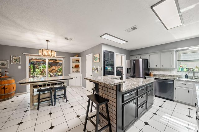 15042 River Park Drive, Houston, TX 77070