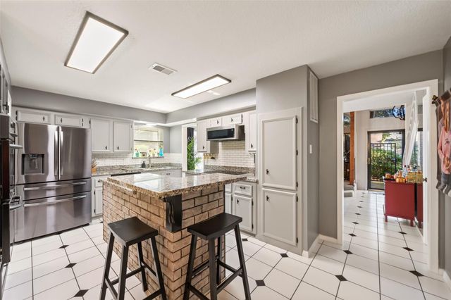 15042 River Park Drive, Houston, TX 77070