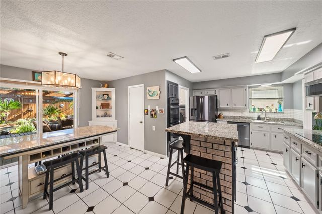 15042 River Park Drive, Houston, TX 77070