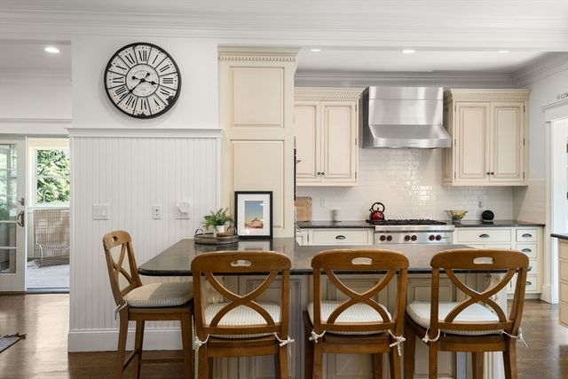 33 Everett Street, Concord, MA 01742