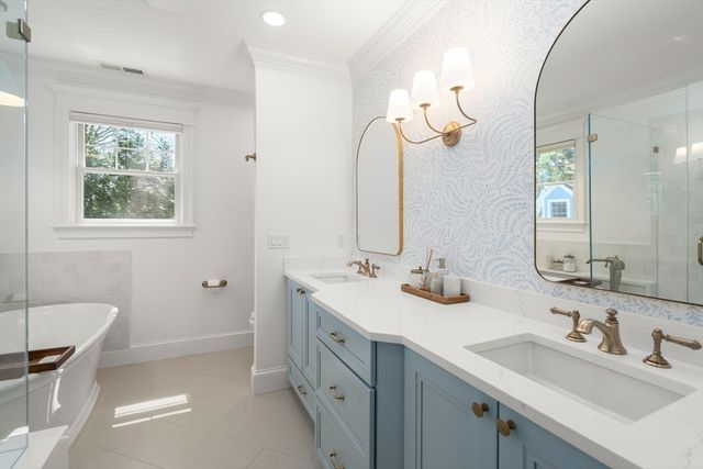 33 Everett Street, Concord, MA 01742