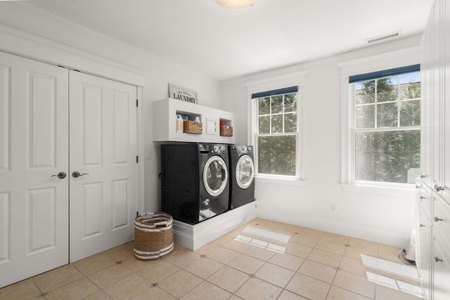 33 Everett Street, Concord, MA 01742