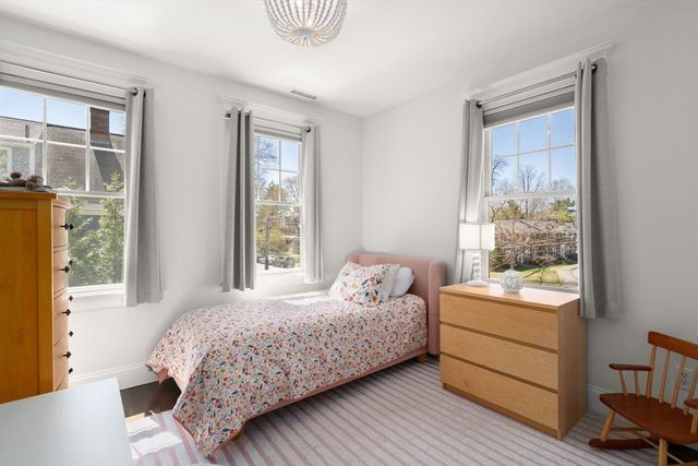 33 Everett Street, Concord, MA 01742