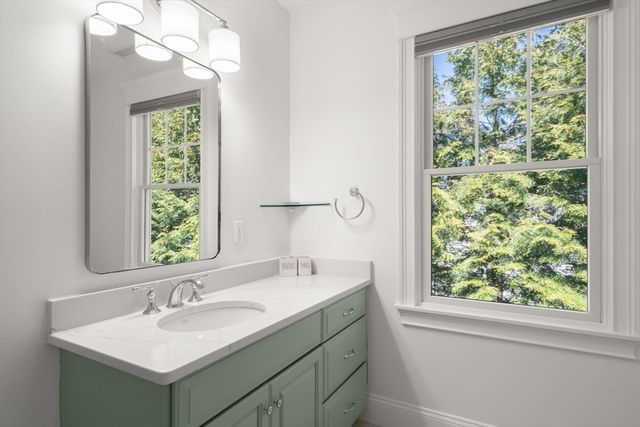 33 Everett Street, Concord, MA 01742