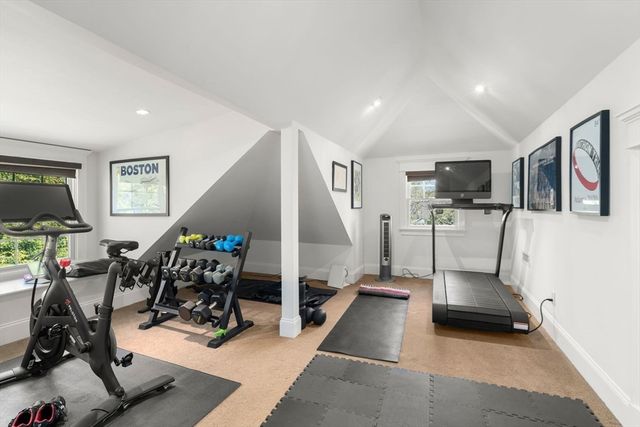 33 Everett Street, Concord, MA 01742