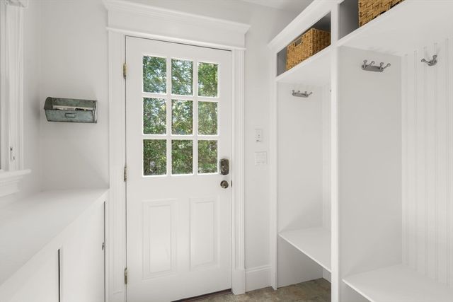 33 Everett Street, Concord, MA 01742