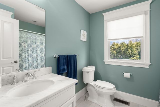 33 Everett Street, Concord, MA 01742